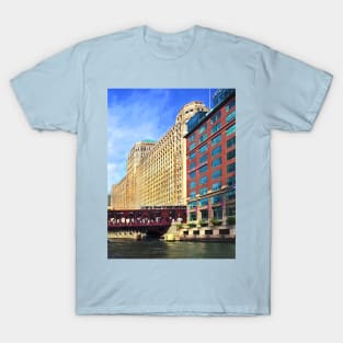 Chicago IL - Train on Wells Street Bridge T-Shirt